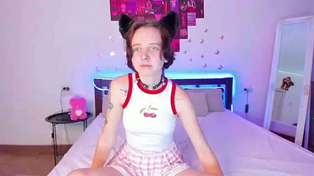 Snapshot of OliviaFlex chatting on 11-06-25, 09:32 OliviaFlex online show from 11-06-25, 09:32