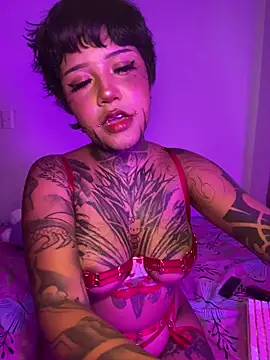 Snapshot of kymmkitty_star chatting on 11-05-25, 01:11 kymmkitty star online show from 11-05-25, 01:11