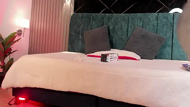 Bella Riverss online show from 04-23-26, 07:05