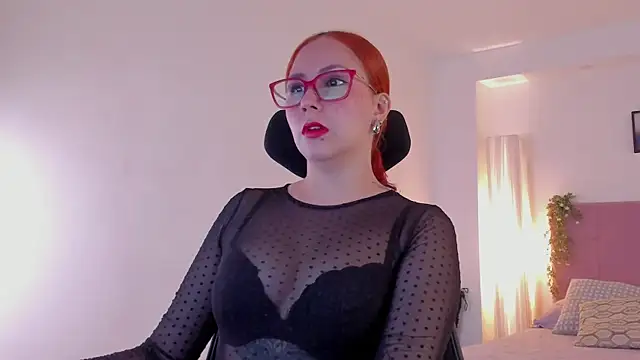 Snapshot of MistressErza chatting on 06-02-26, 06:21 MistressErza online show from 06-02-26, 06:21