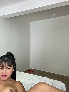 Snapshot of LiaAcosta chatting on 11-04-25, 04:44 LiaAcosta online show from 11-04-25, 04:44