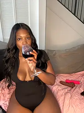 PrincessDreamm online show from 11-21-25, 05:00