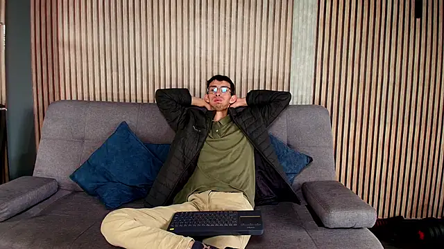 ZyroNight online show from 11-28-25, 01:47