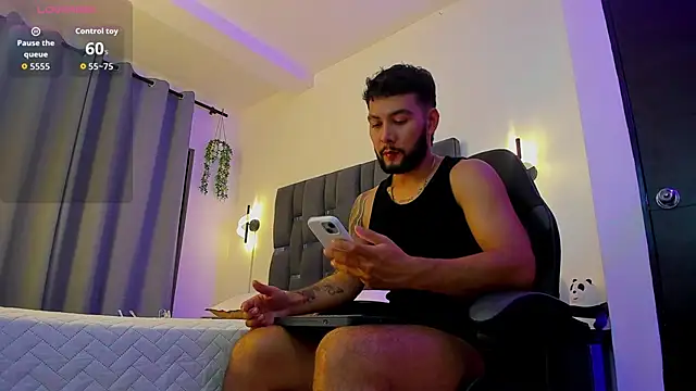 noah corvelle online show from 11-26-25, 01:17