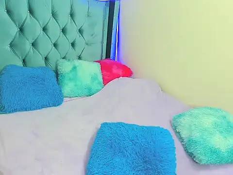 Aurora sky9 online show from 12-18-25, 02:28