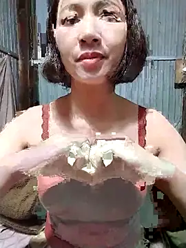 Snapshot of Niramiu chatting on 11-04-25, 04:44 Niramiu online show from 11-04-25, 04:44