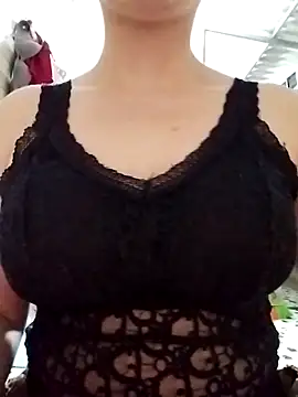 Snapshot of Niramiu chatting on 03-24-26, 11:21 Niramiu online show from 03-24-26, 11:21