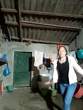 oanh-oanhbay online show from 12-22-25, 11:02