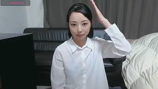 Snapshot of --Hina-- chatting on 03-04-26, 01:33 --Hina-- online show from 03-04-26, 01:33