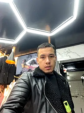 Snapshot of Daniel_Martinz chatting on 11-08-25, 05:45 Daniel Martinz online show from 11-08-25, 05:45