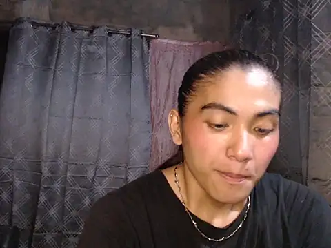 Snapshot of ursexykittykat_xx chatting on 07-01-26, 11:23 ursexykittykat xx online show from 07-01-26, 11:23
