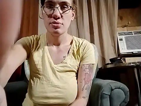 Harley and The Joker online show from 11-26-25, 01:50