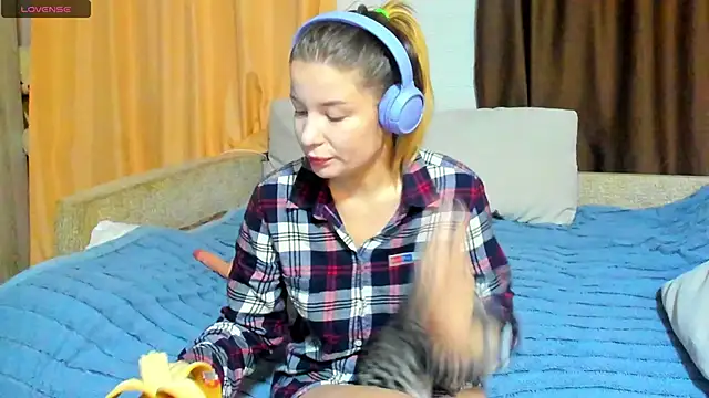 Eva purrr  online show from 12-05-25, 01:25