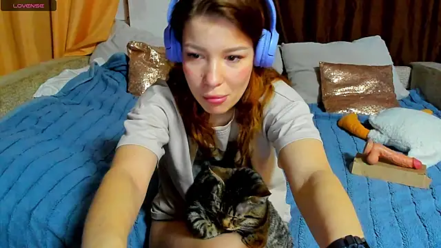 Eva purrr  online show from 04-04-26, 01:15