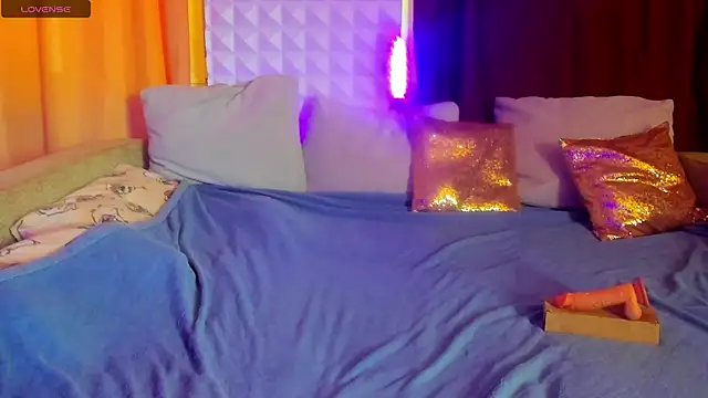 Eva purrr  online show from 04-28-26, 08:30