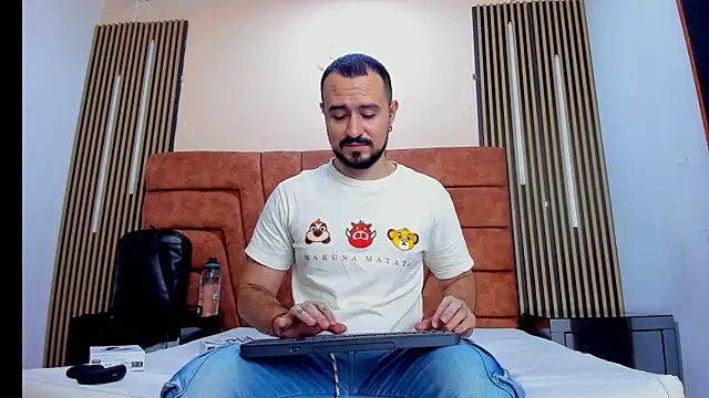 Snapshot of HARRY_FLYNN chatting on 11-07-25, 12:16 HARRY FLYNN online show from 11-07-25, 12:16