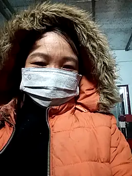 Snapshot of Sasu-u chatting on 11-04-25, 02:49 Sasu-u online show from 11-04-25, 02:49