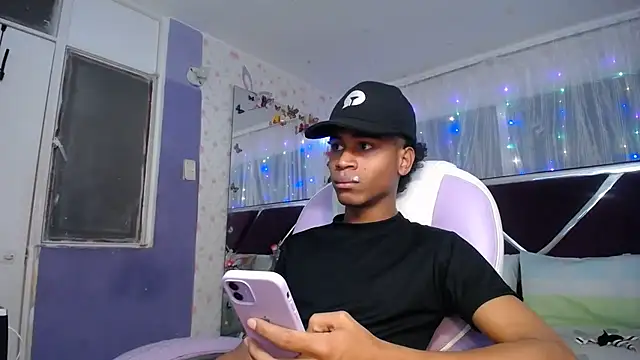 Santy bigcock 01 online show from 04-16-26, 12:50