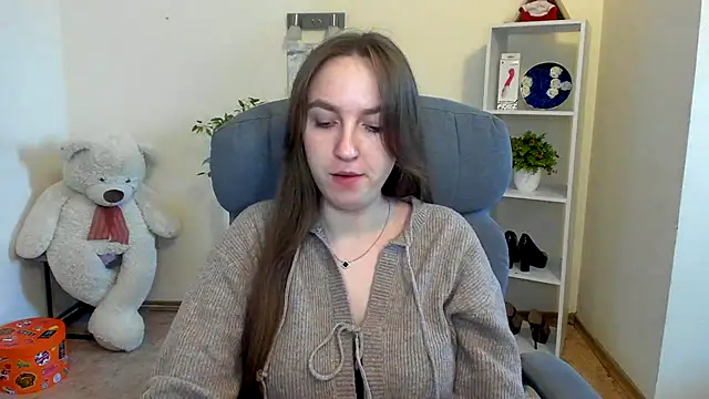 Snapshot of Nesie-Stoun chatting on 11-18-25, 09:47 Nesie-Stoun online show from 11-18-25, 09:47