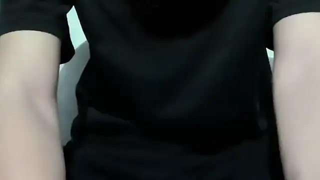 Snapshot of ilim111 chatting on 11-06-25, 09:54 ilim111 online show from 11-06-25, 09:54