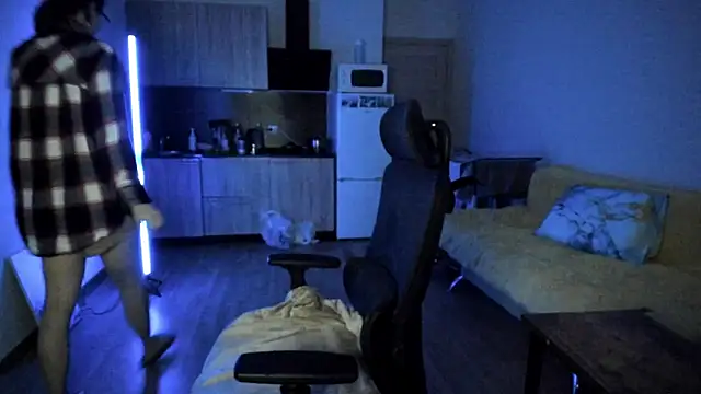 Snapshot of Whisper_Baby chatting on 11-10-25, 02:05 Whisper Baby online show from 11-10-25, 02:05