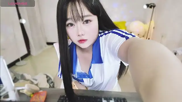 Snapshot of Nina37 chatting on 01-07-26, 12:07 Nina37 online show from 01-07-26, 12:07