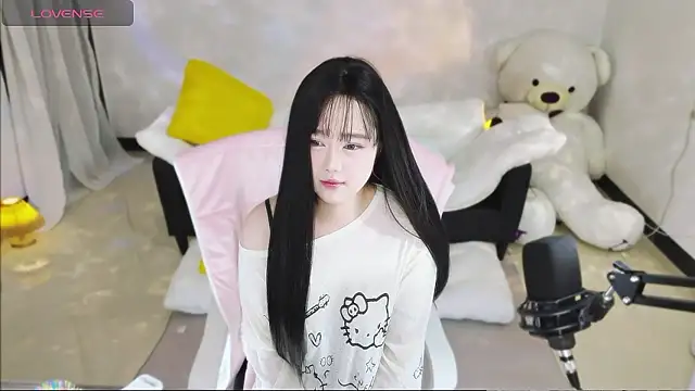 Snapshot of Nina37 chatting on 01-09-26, 06:05 Nina37 online show from 01-09-26, 06:05