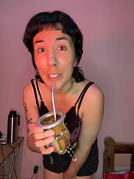 Snapshot of millielatina chatting on 11-10-25, 09:03 millielatina online show from 11-10-25, 09:03