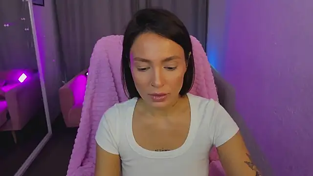 Snapshot of Naila_Whisper chatting on 11-08-25, 02:06 Naila Whisper online show from 11-08-25, 02:06