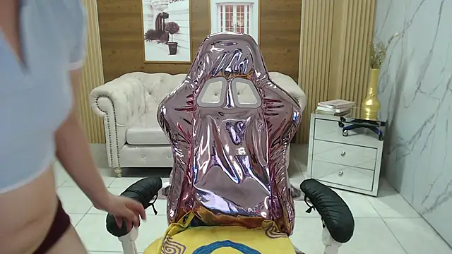 Snapshot of emma_jones_s chatting on 11-12-25, 08:08 emma jones s online show from 11-12-25, 08:08