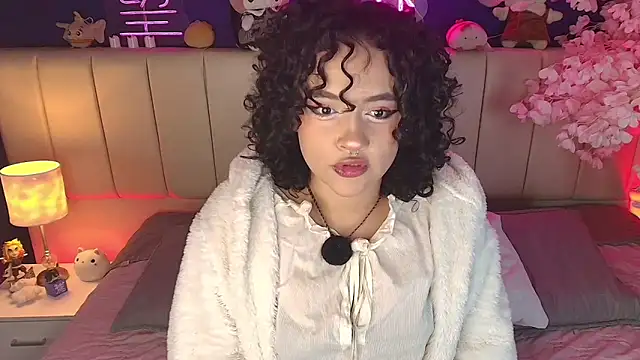 Snapshot of _sarahRose chatting on 05-07-26, 04:18 sarahRose online show from 05-07-26, 04:18