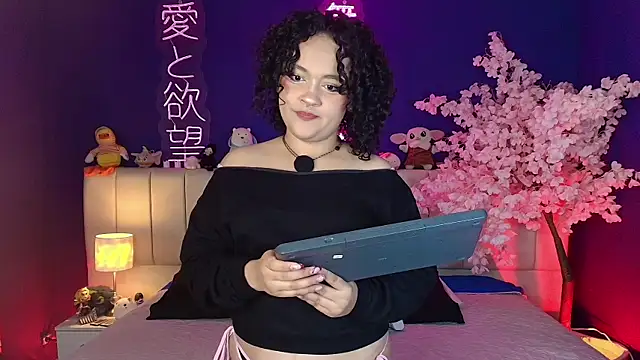 Snapshot of _sarahRose chatting on 05-12-26, 03:36 sarahRose online show from 05-12-26, 03:36