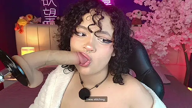 Snapshot of _sarahRose chatting on 05-16-26, 04:42 sarahRose online show from 05-16-26, 04:42