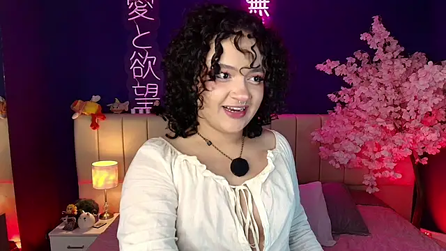 Snapshot of _sarahRose chatting on 05-20-26, 04:07 sarahRose online show from 05-20-26, 04:07