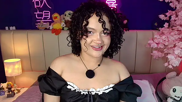 Snapshot of _sarahRose chatting on 05-24-26, 04:17 sarahRose online show from 05-24-26, 04:17