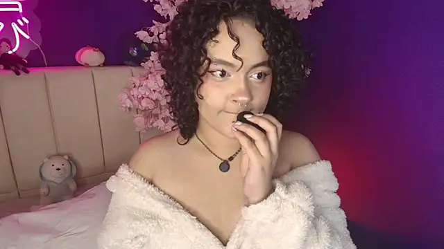 Snapshot of _sarahRose chatting on 05-29-26, 04:21 sarahRose online show from 05-29-26, 04:21