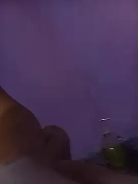 Snapshot of Leona-Pig chatting on 12-16-25, 10:48 Leona-Pig online show from 12-16-25, 10:48