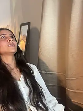 Snapshot of alisaa_jhons1 chatting on 04-10-26, 03:23 alisaa jhons1 online show from 04-10-26, 03:23