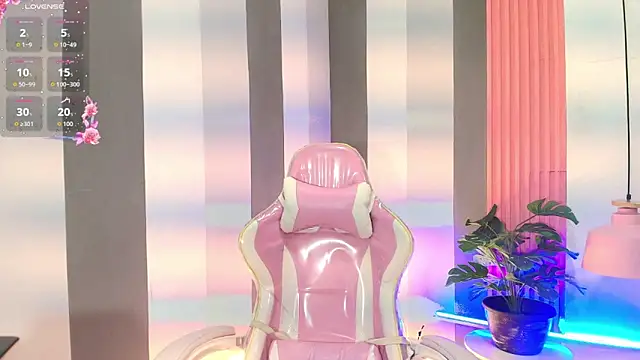 Snapshot of camii_raux chatting on 11-15-25, 03:48 camii raux online show from 11-15-25, 03:48