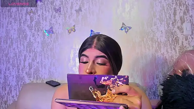 Snapshot of camii_raux chatting on 02-24-26, 08:40 camii raux online show from 02-24-26, 08:40