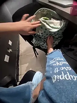 Celeste Moretti online show from 11-20-25, 01:50