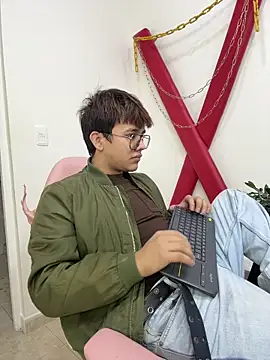 Snapshot of benjiDom chatting on 11-10-25, 12:26 benjiDom online show from 11-10-25, 12:26