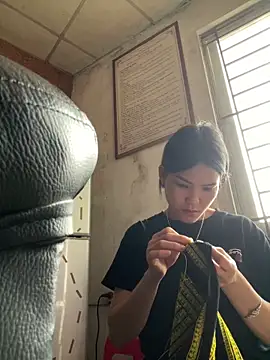 Snapshot of Beolulu chatting on 11-06-25, 06:47 Beolulu online show from 11-06-25, 06:47