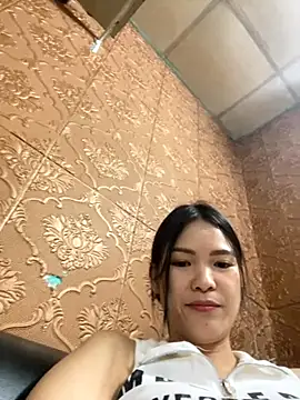 Snapshot of Beolulu chatting on 11-07-25, 12:38 Beolulu online show from 11-07-25, 12:38