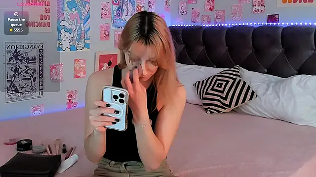 CindyMoriLove online show from 04-15-26, 06:09