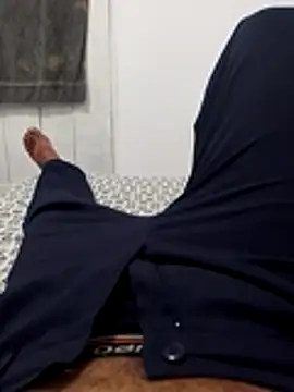 Snapshot of 20cmmg chatting on 11-24-25, 10:09 20cmmg online show from 11-24-25, 10:09