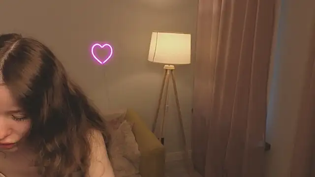 eirakiliana online show from 12-05-25, 08:12