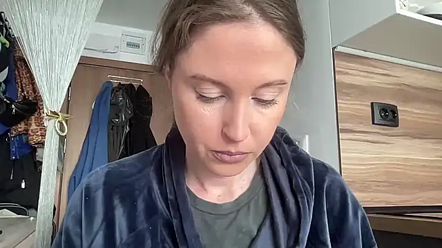 Ameli8 online show from 04-15-26, 09:16