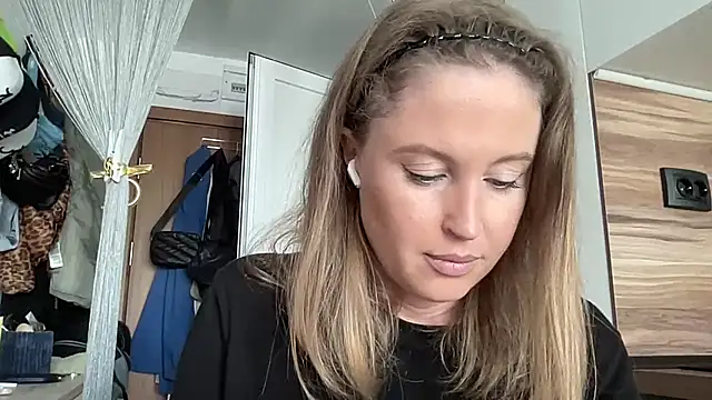 Ameli8 online show from 04-24-26, 09:34