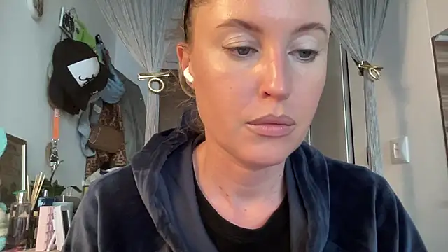 Ameli8 online show from 04-30-26, 11:27